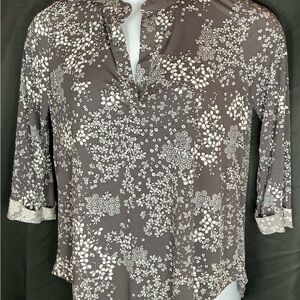 Amana Gray and White Floral Blouse